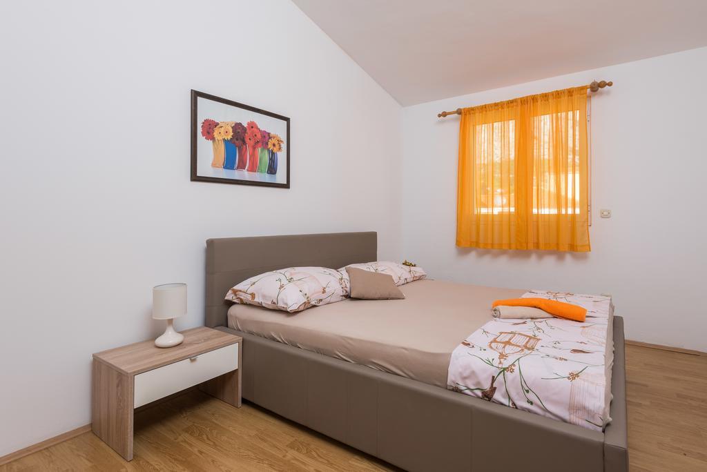 Apartments Karla 奥瑞比克 外观 照片